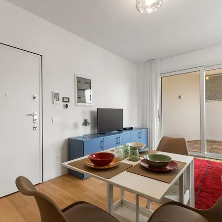 Апартаменты Bilocale Con Terrazzo Vicino M1 - San Siro *