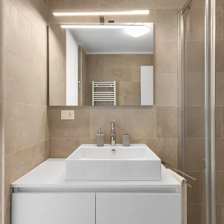 Bilocale Con Terrazzo Vicino M1 - San Siro * Милан