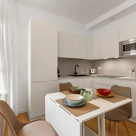 Bilocale Con Terrazzo Vicino M1 - San Siro Апартаменты *